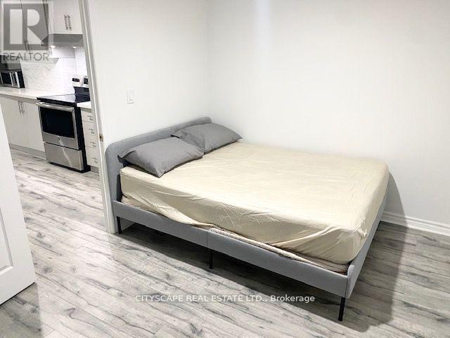 2B - 6421 Donway Drive, Mississauga, ON - Indoor Photo Showing Other Room