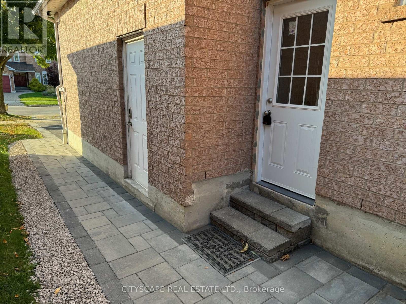 2B - 6421 Donway Drive, Mississauga, ON - Outdoor With Exterior