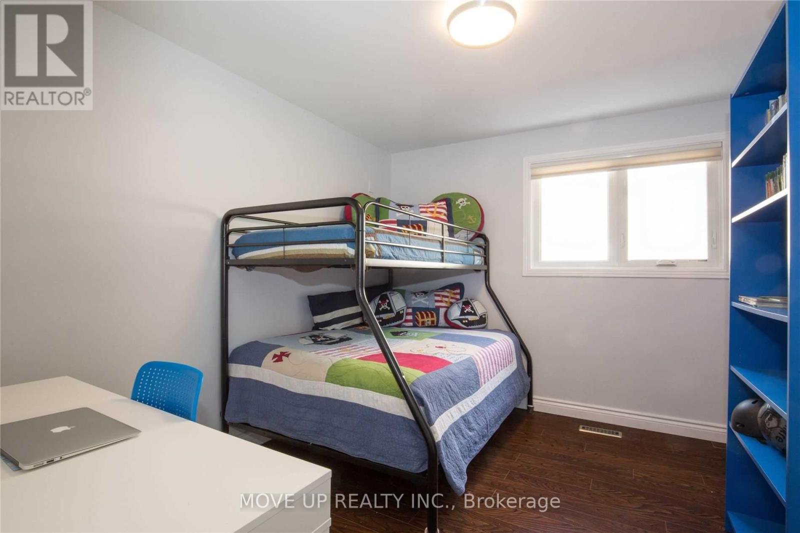 3384 Hannibal Road, Burlington, ON - Indoor Photo Showing Bedroom