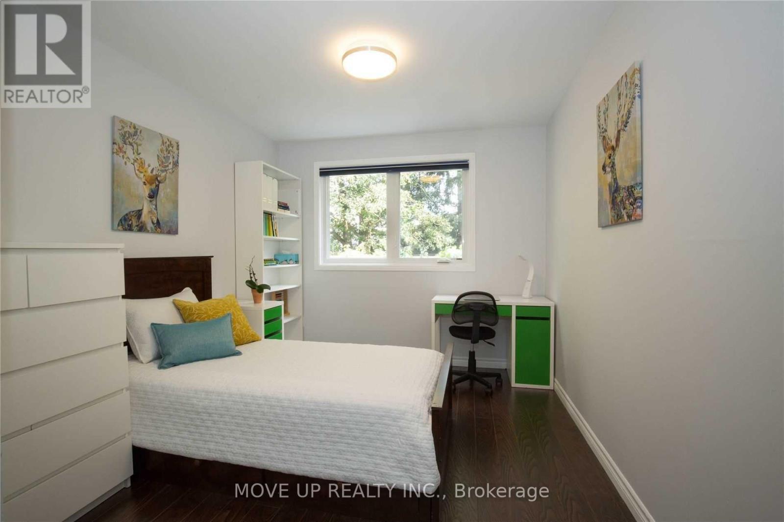 3384 Hannibal Road, Burlington, ON - Indoor Photo Showing Bedroom