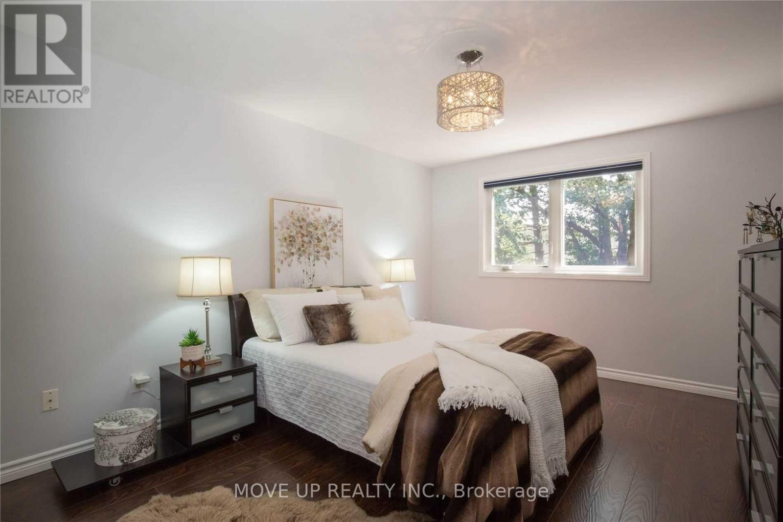 3384 Hannibal Road, Burlington, ON - Indoor Photo Showing Bedroom