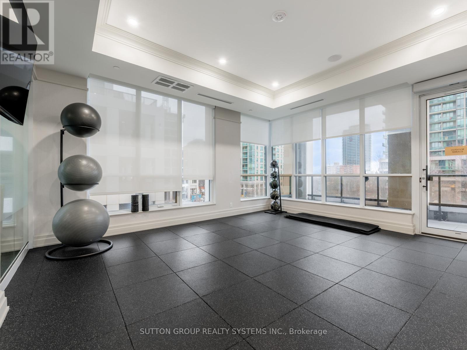 3206 - 36 Elm Drive W, Mississauga, ON - Indoor Photo Showing Other Room