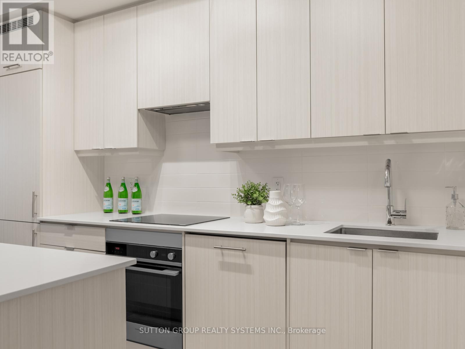 3206 - 36 Elm Drive W, Mississauga, ON - Indoor Photo Showing Kitchen