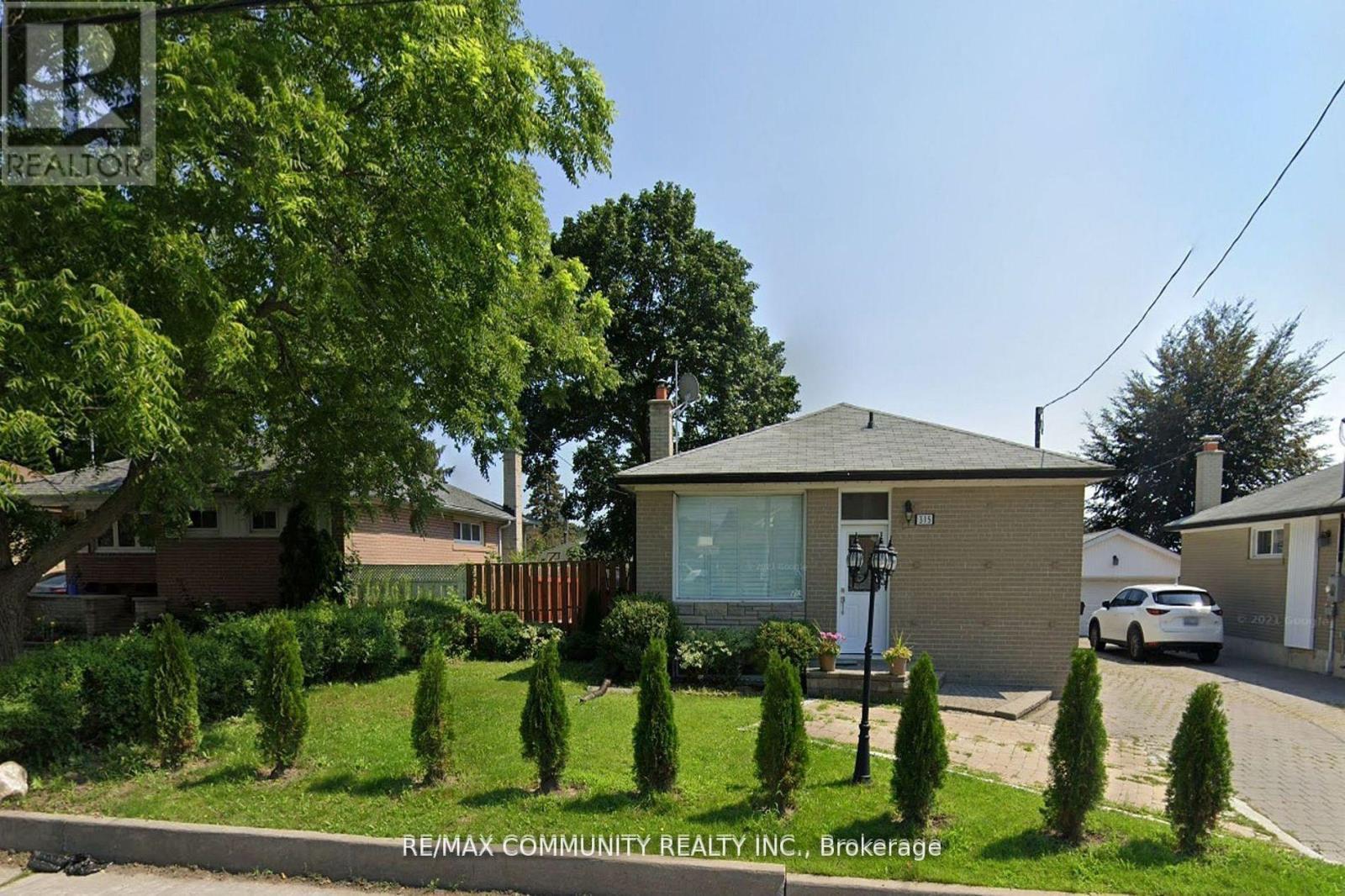 Bsmt - 315 Rossland Road W, Whitby, ON - Outdoor