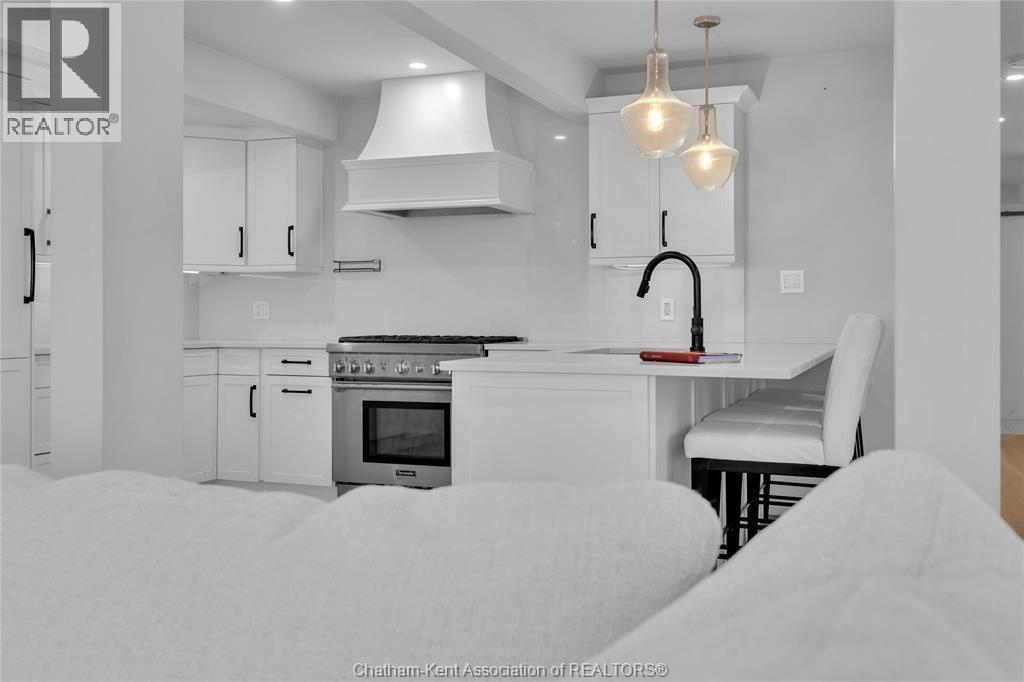 434 Front Road, Norfolk County, ON - Indoor Photo Showing Kitchen