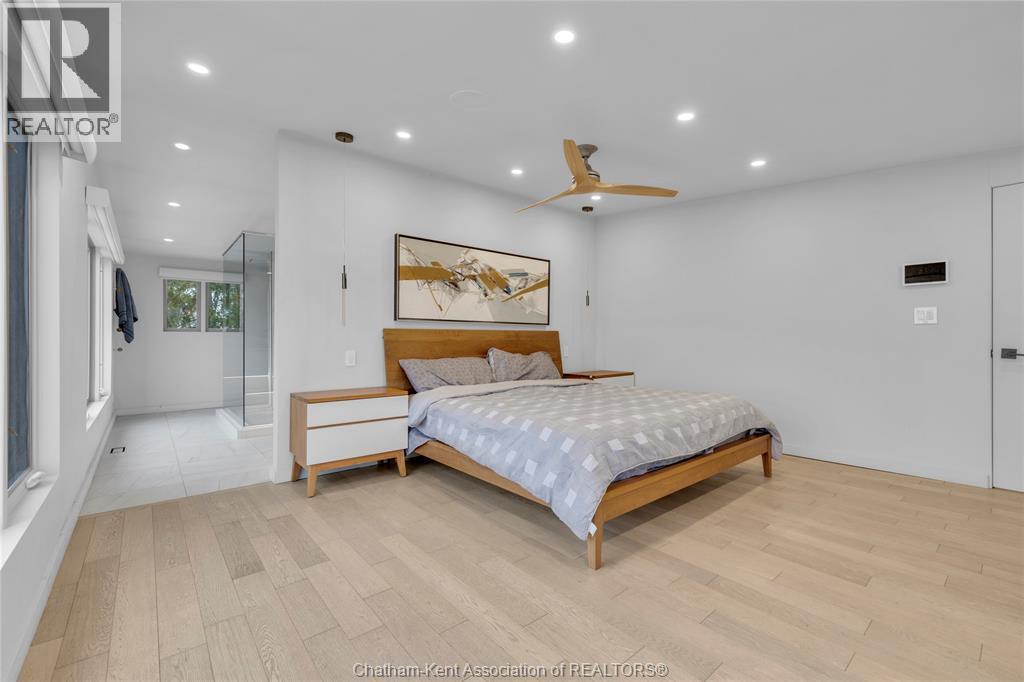 434 Front Road, Norfolk County, ON - Indoor Photo Showing Bedroom