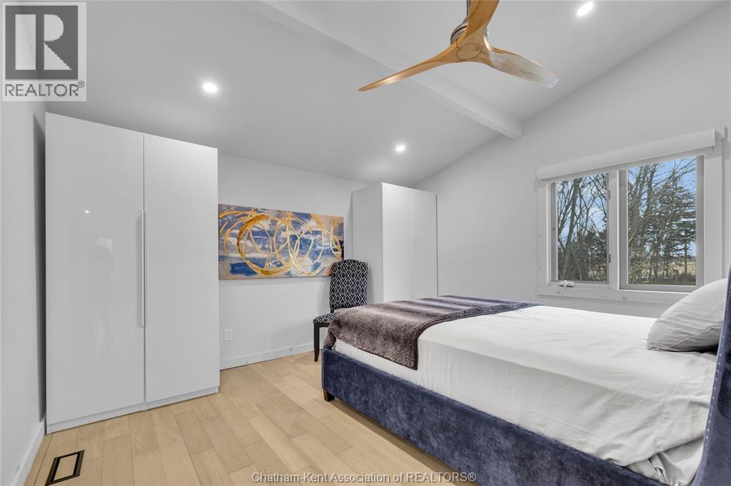 434 Front Road, Norfolk County, ON - Indoor Photo Showing Bedroom