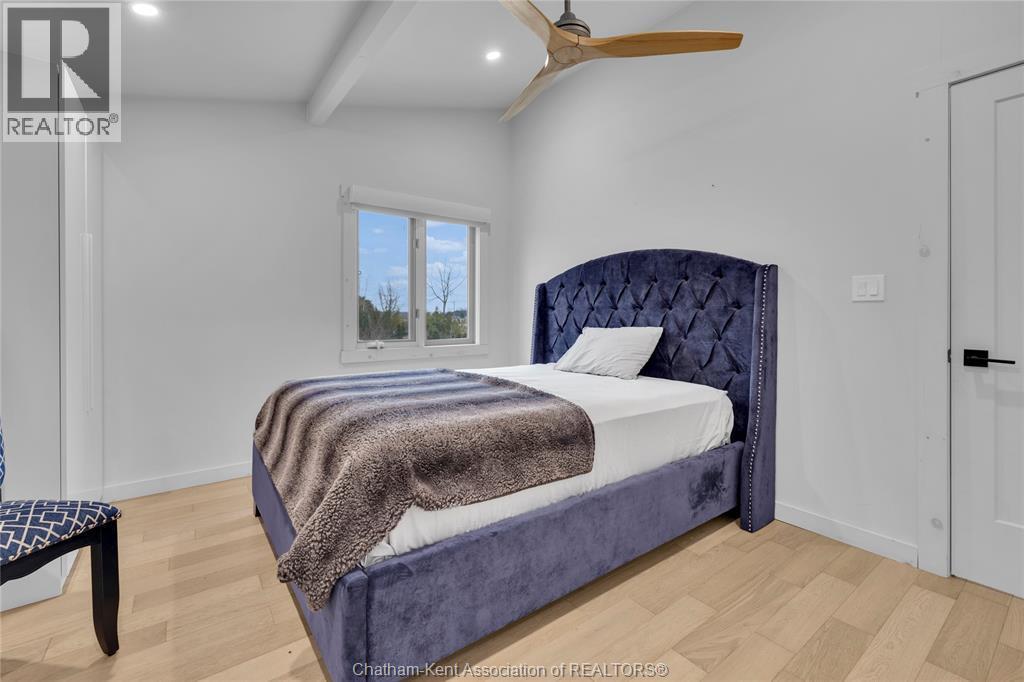 434 Front Road, Norfolk County, ON - Indoor Photo Showing Bedroom