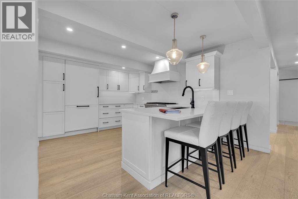 434 Front Road, Norfolk County, ON - Indoor Photo Showing Kitchen