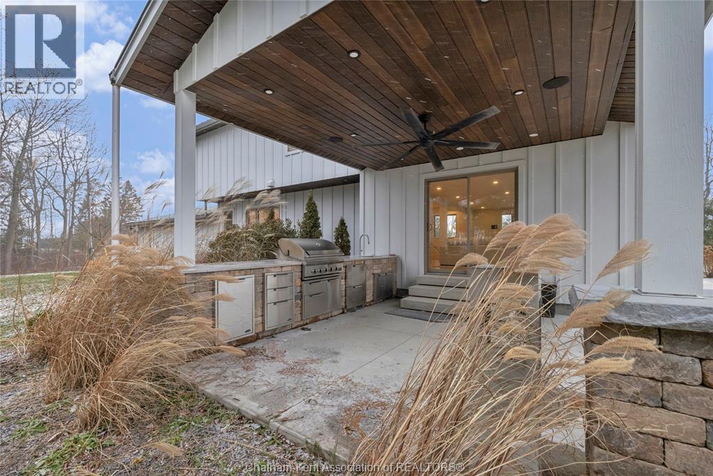 434 Front Road, Norfolk County, ON - Outdoor With Exterior