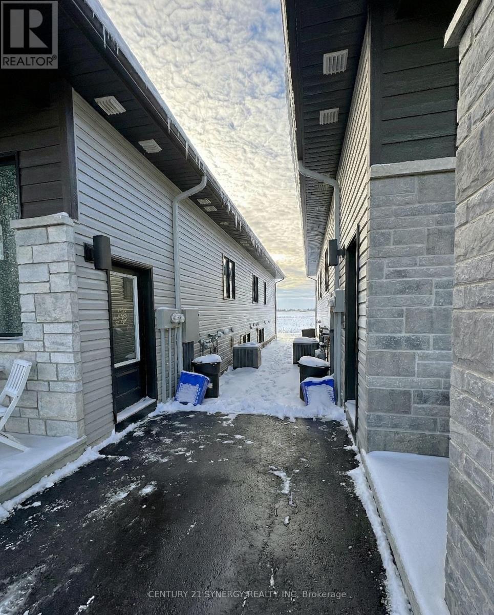 822 Namur Street, Russell, ON - Outdoor With Exterior