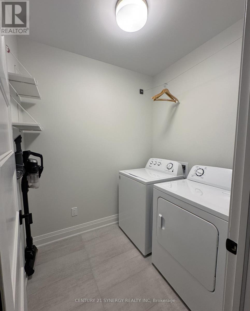 822 Namur Street, Russell, ON - Indoor Photo Showing Laundry Room