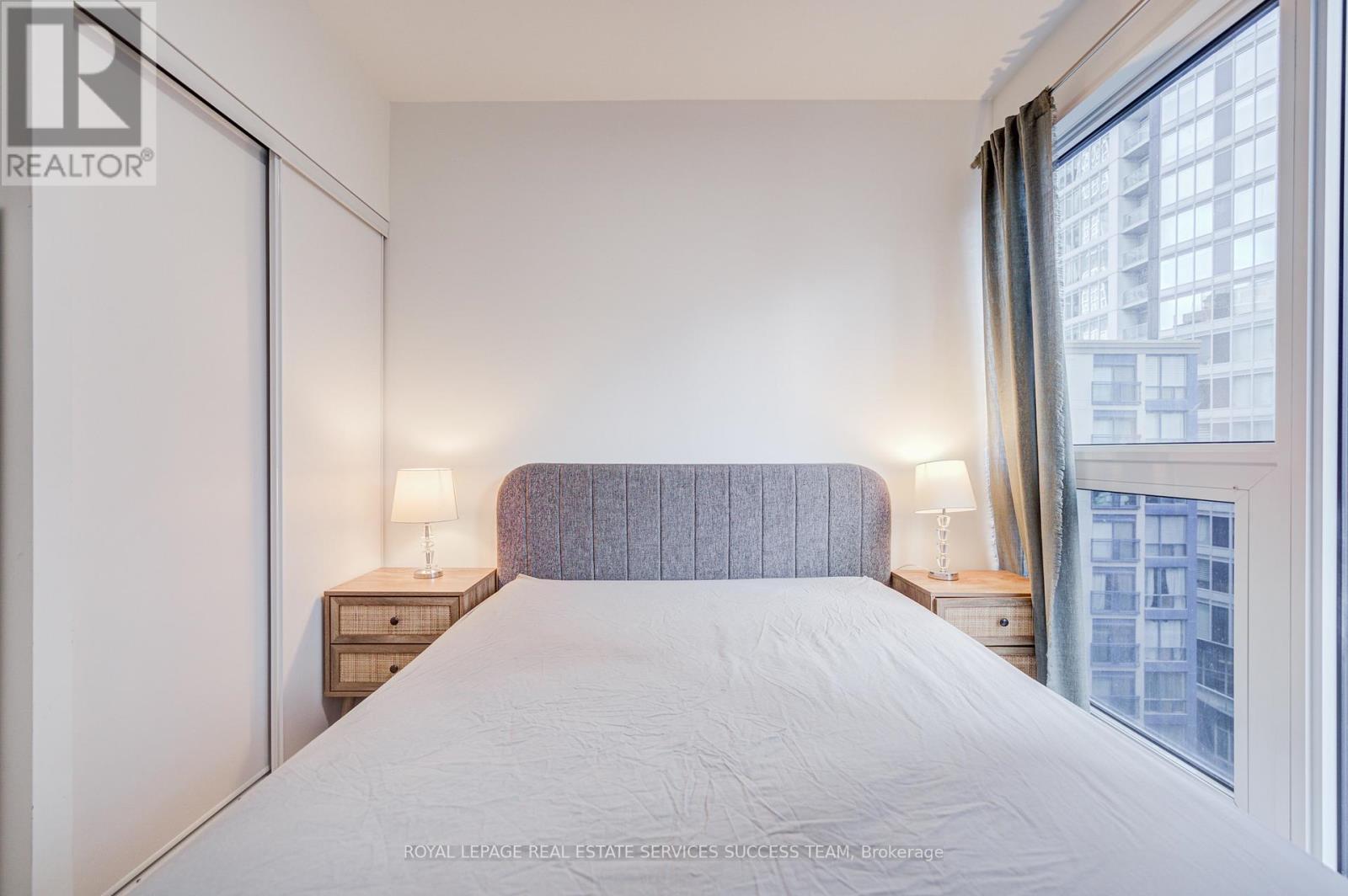 903 - 82 Dalhousie Street, Toronto, ON - Indoor Photo Showing Bedroom