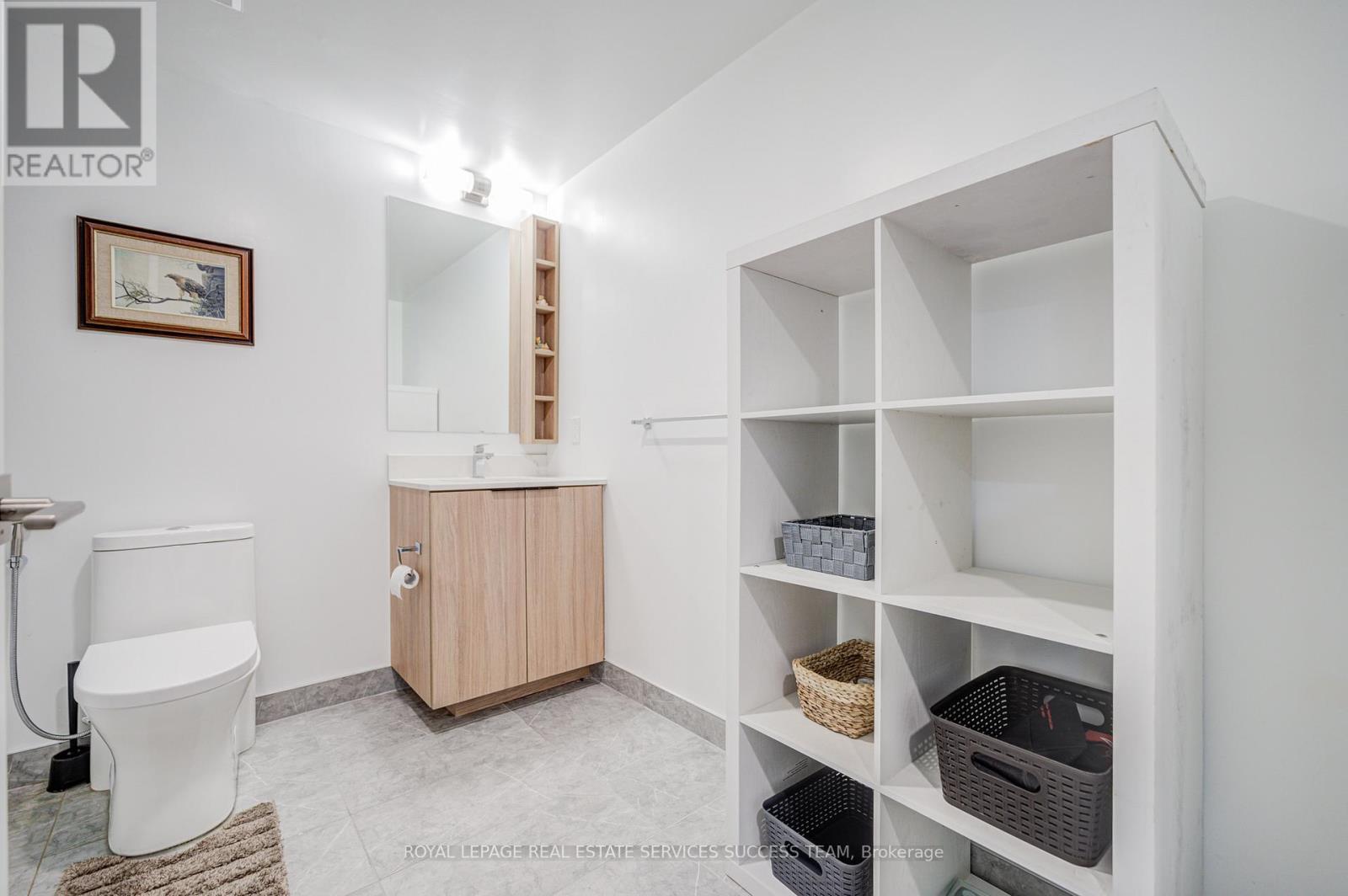 903 - 82 Dalhousie Street, Toronto, ON - Indoor