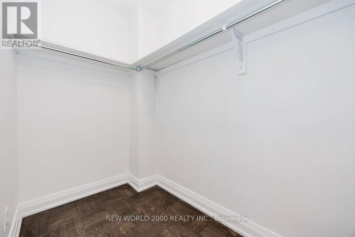 305 - 88 Bernard Avenue, Toronto, ON - Indoor