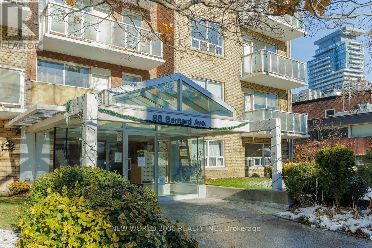 305 - 88 Bernard Avenue, Toronto, ON - Outdoor