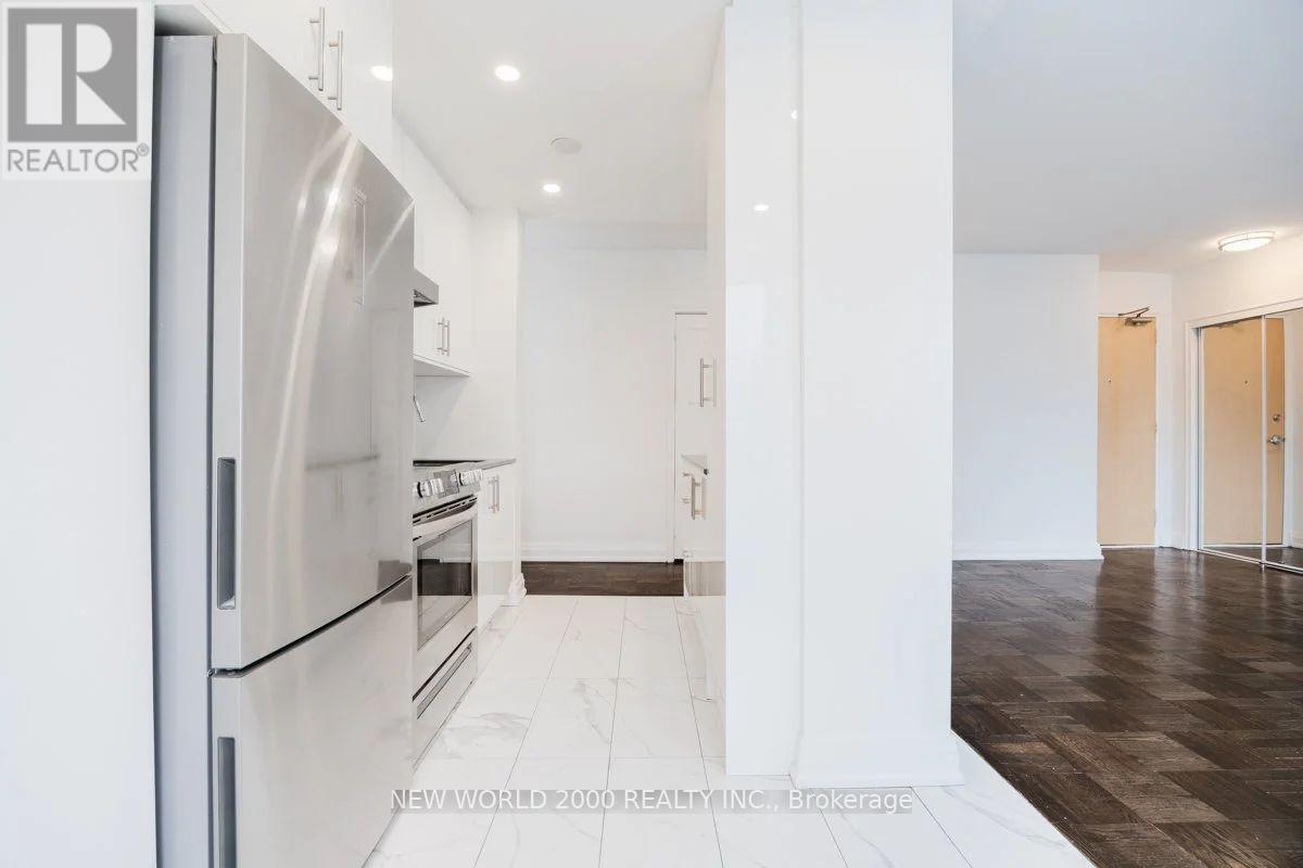 305 - 88 Bernard Avenue, Toronto, ON - Indoor