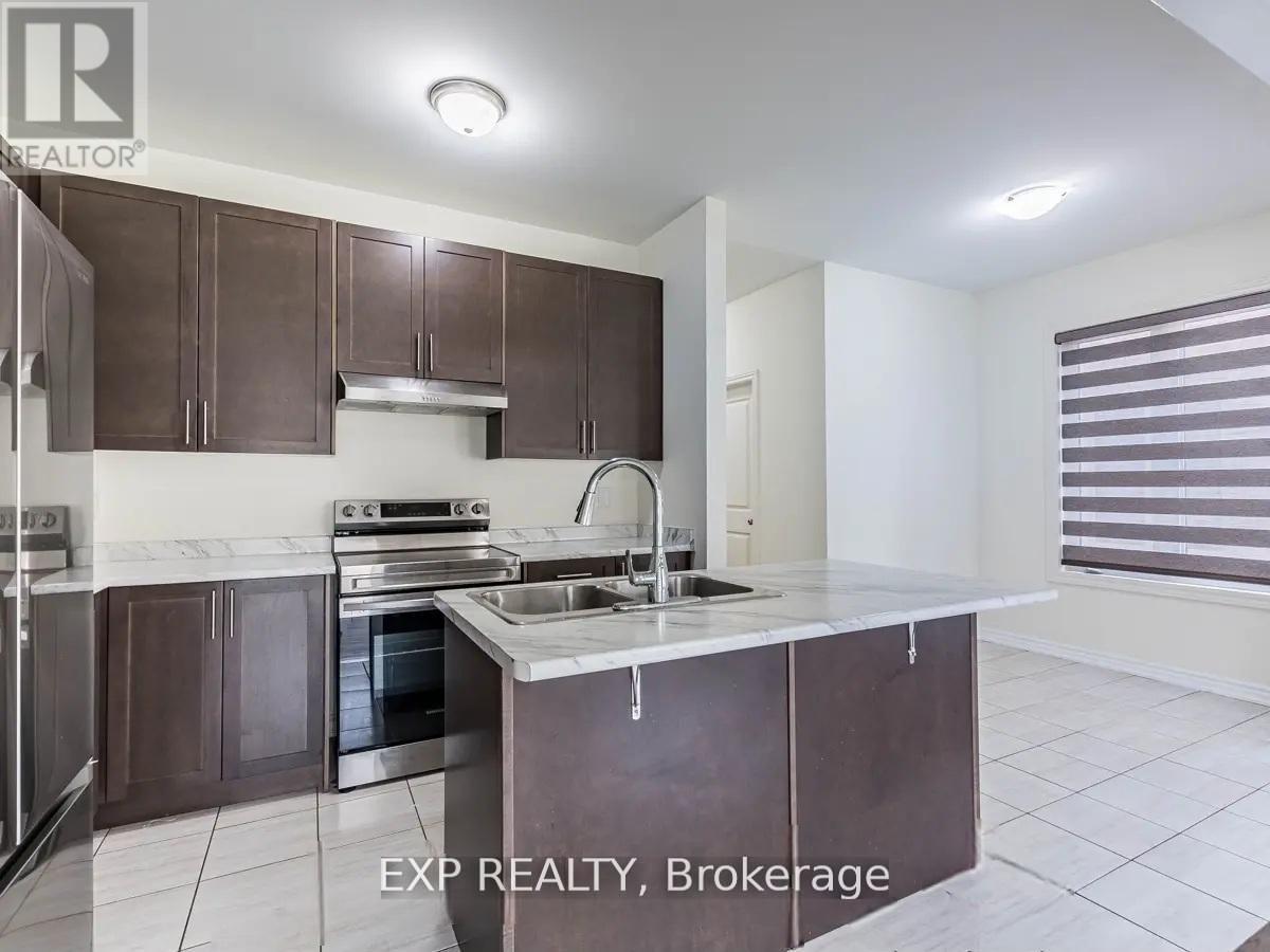 10 Truffle Court, Brampton, ON - Indoor Photo Showing Kitchen With Double Sink With Upgraded Kitchen