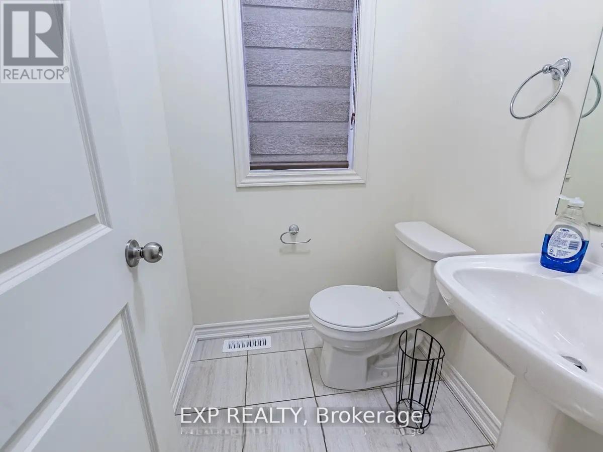10 Truffle Court, Brampton, ON - Indoor Photo Showing Bathroom