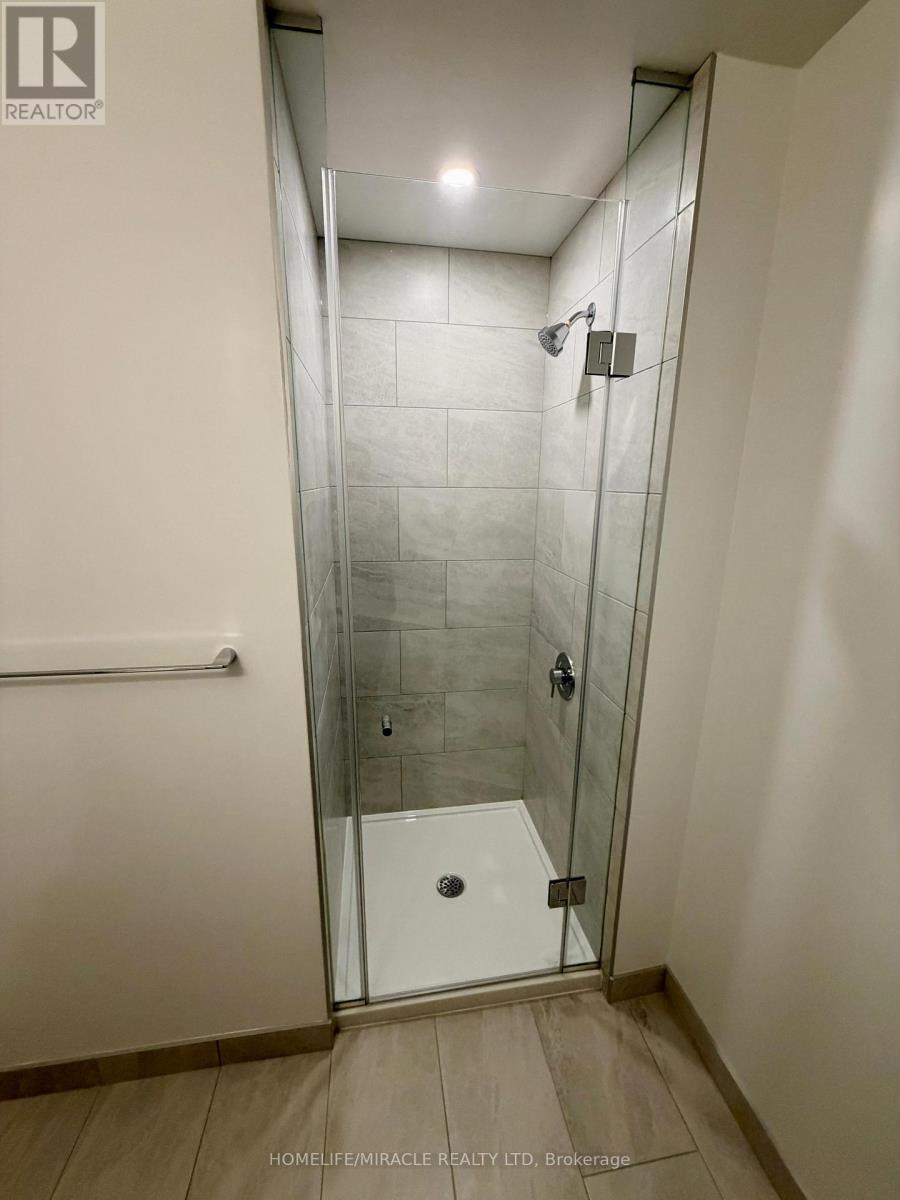 1711 - 395 Square One Drive, Mississauga, ON - Indoor Photo Showing Bathroom