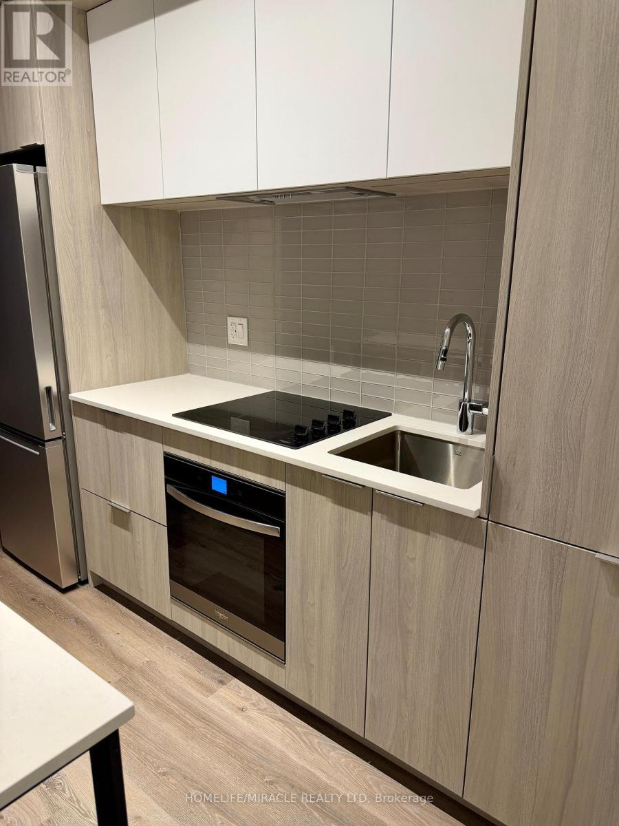 1711 - 395 Square One Drive, Mississauga, ON - Indoor Photo Showing Kitchen