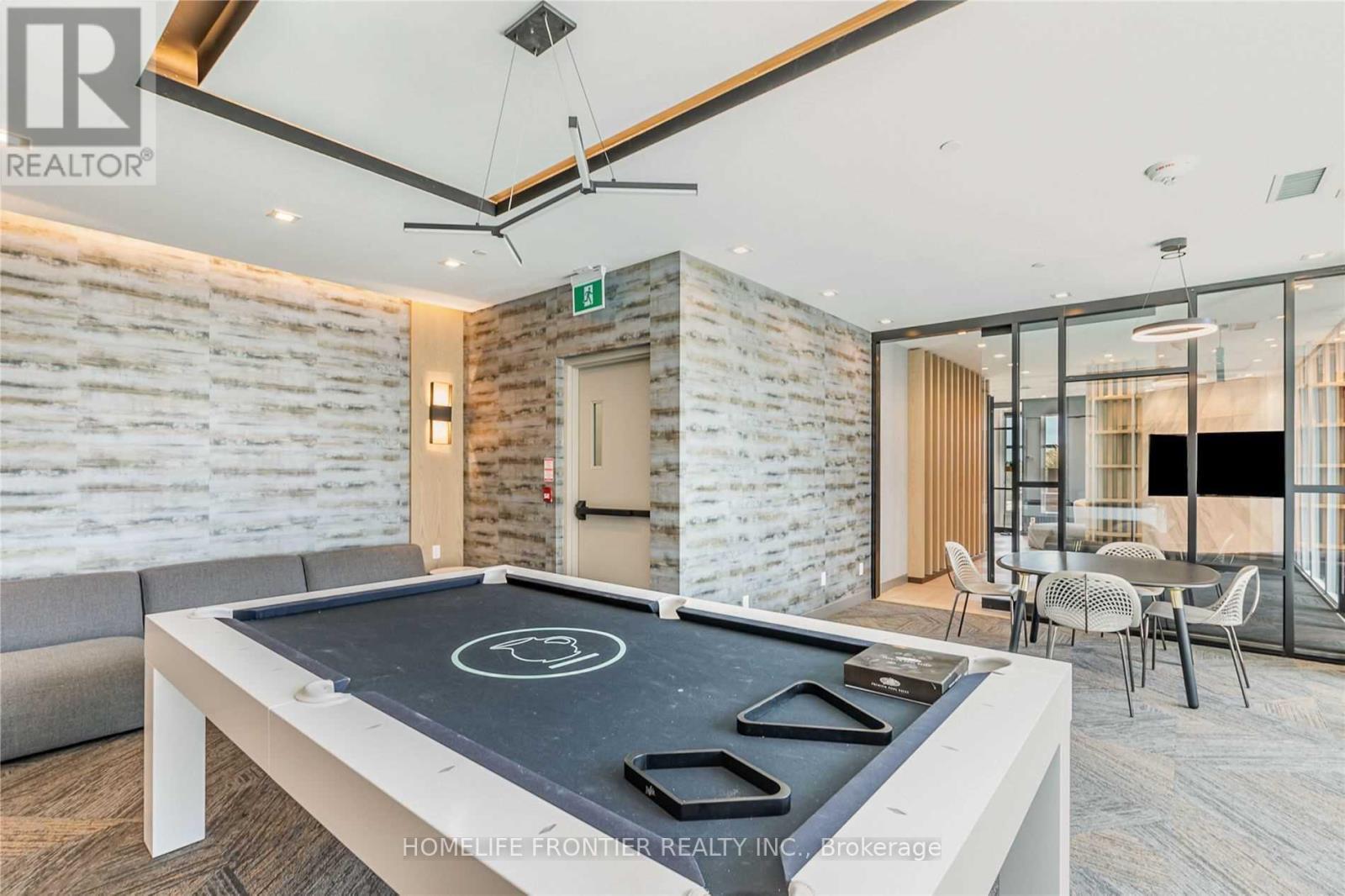 527 - 1 Belsize Drive, Toronto, ON - Indoor Photo Showing Other Room