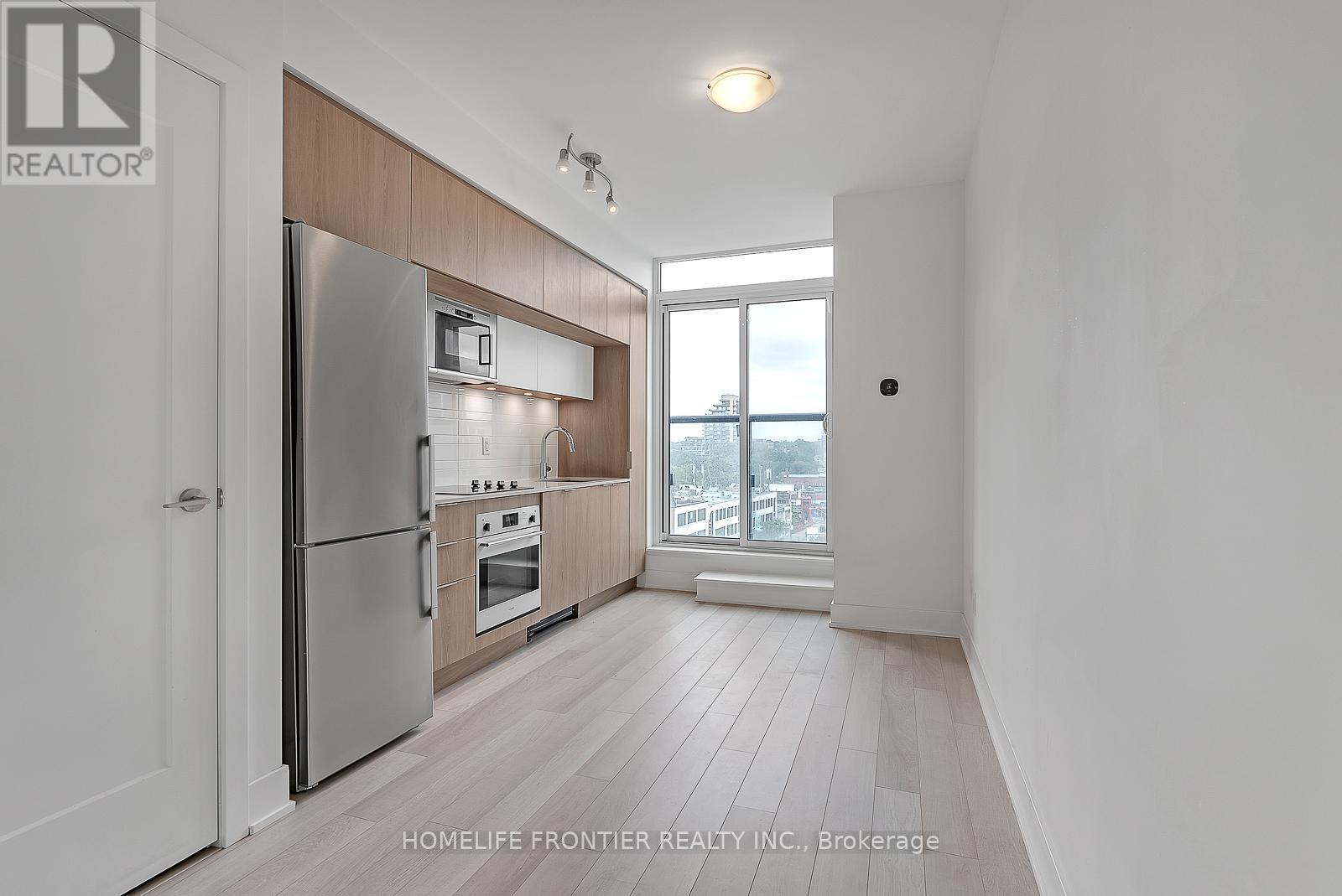 527 - 1 Belsize Drive, Toronto, ON - Indoor Photo Showing Kitchen