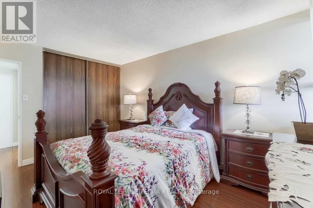 1207 - 4 Lisa Street, Brampton, ON - Indoor Photo Showing Bedroom