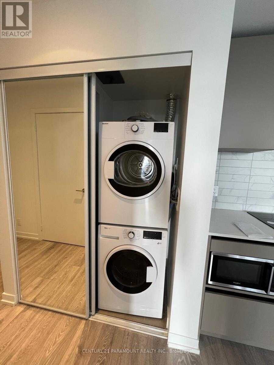 3902 - 55 Mercer Street, Toronto, ON - Indoor Photo Showing Laundry Room
