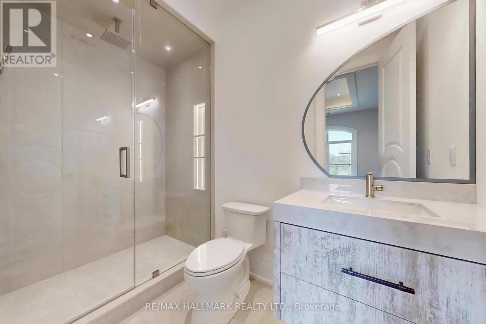 150 Olde Bayview Avenue, Richmond Hill, ON - Indoor Photo Showing Bathroom