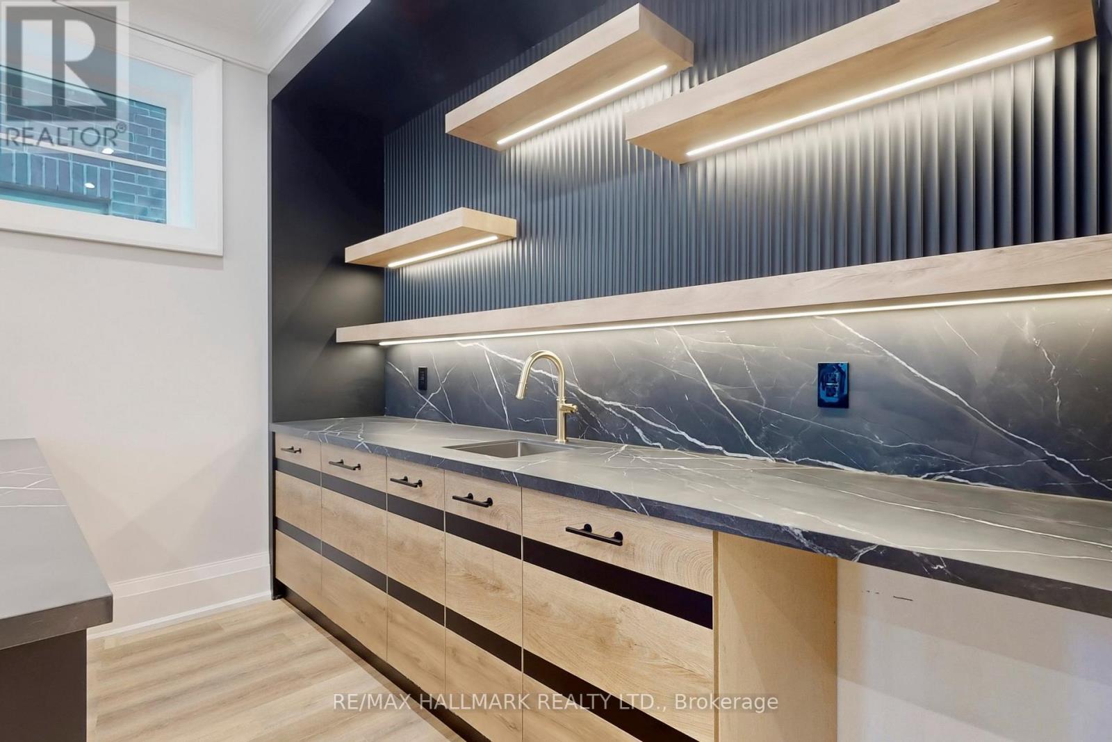 150 Olde Bayview Avenue, Richmond Hill, ON - Indoor Photo Showing Other Room