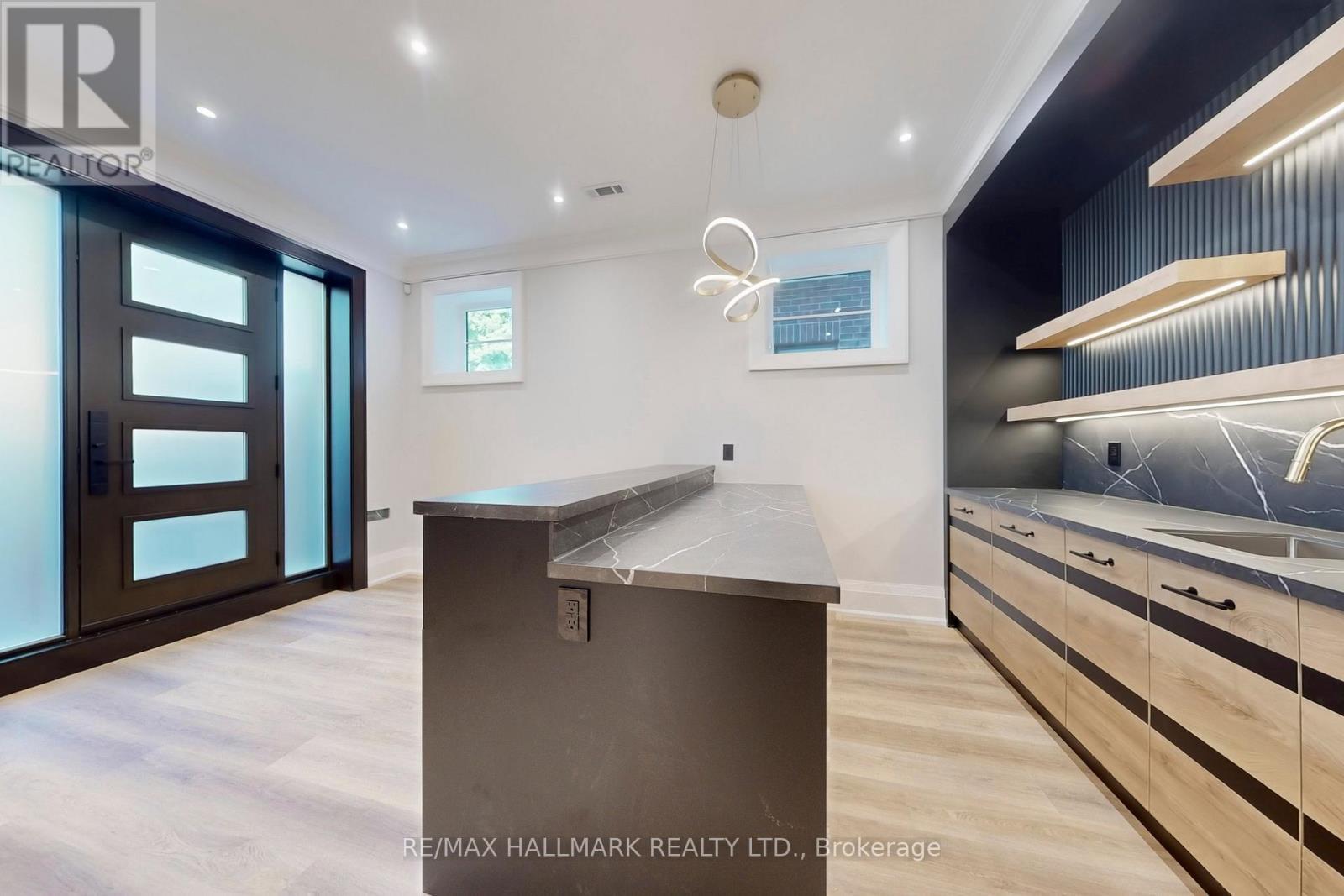 150 Olde Bayview Avenue, Richmond Hill, ON - Indoor Photo Showing Other Room