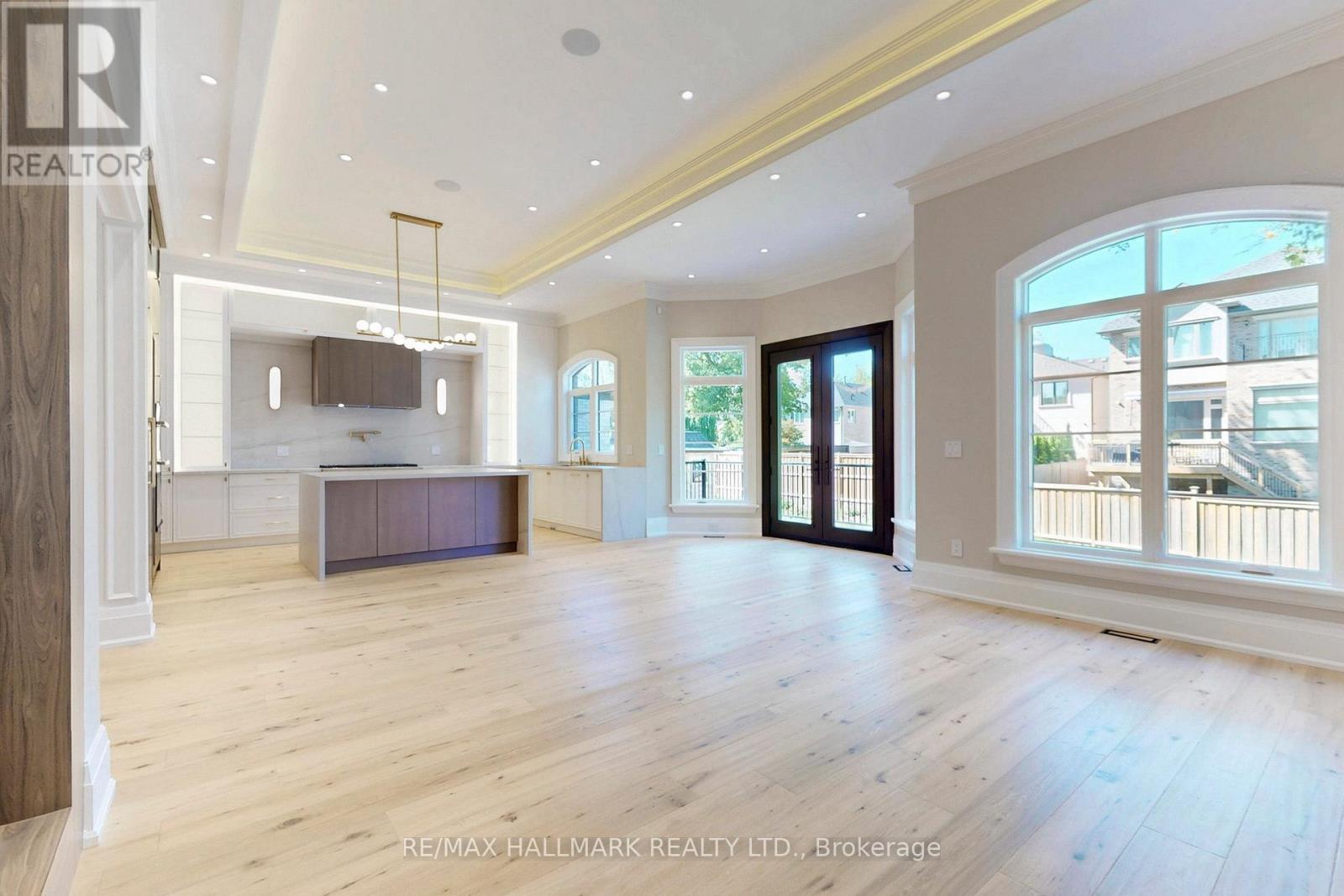 150 Olde Bayview Avenue, Richmond Hill, ON - Indoor Photo Showing Kitchen