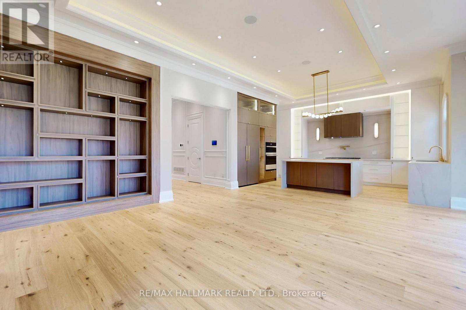 150 Olde Bayview Avenue, Richmond Hill, ON - Indoor Photo Showing Kitchen