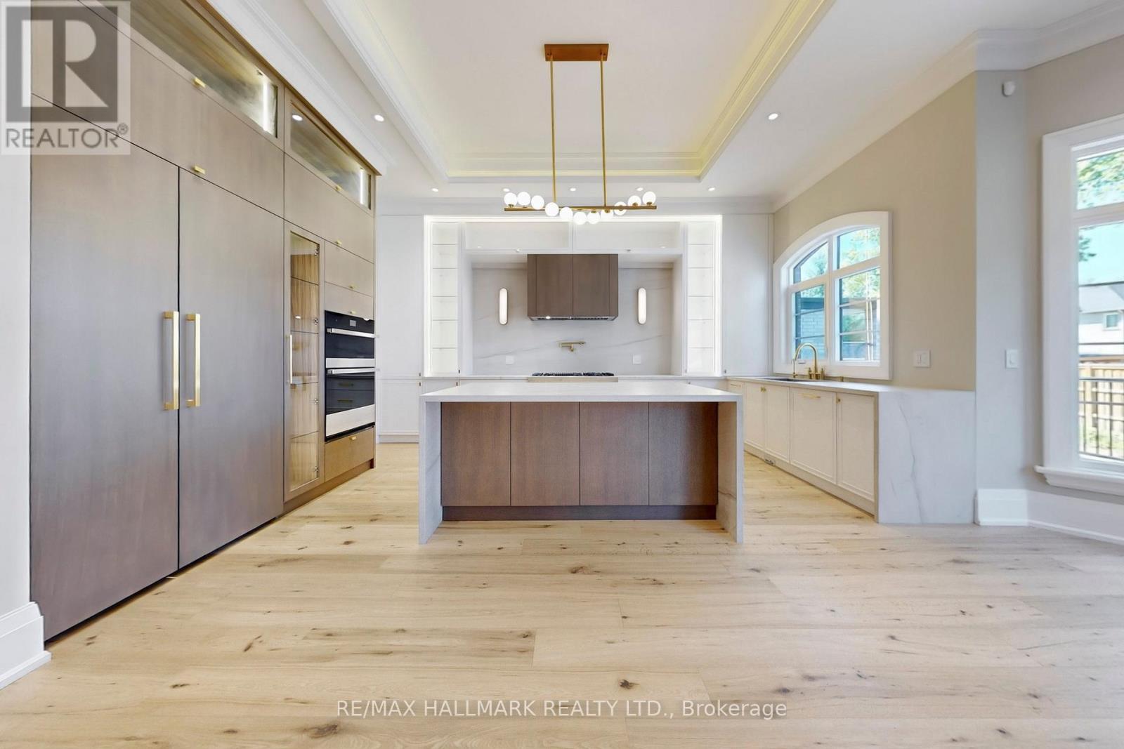 150 Olde Bayview Avenue, Richmond Hill, ON - Indoor Photo Showing Kitchen