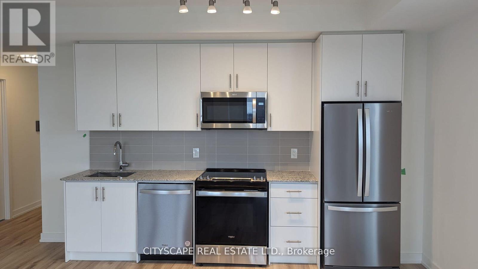 1108 - 345 Wheat Boom Drive, Oakville, ON - Indoor Photo Showing Kitchen