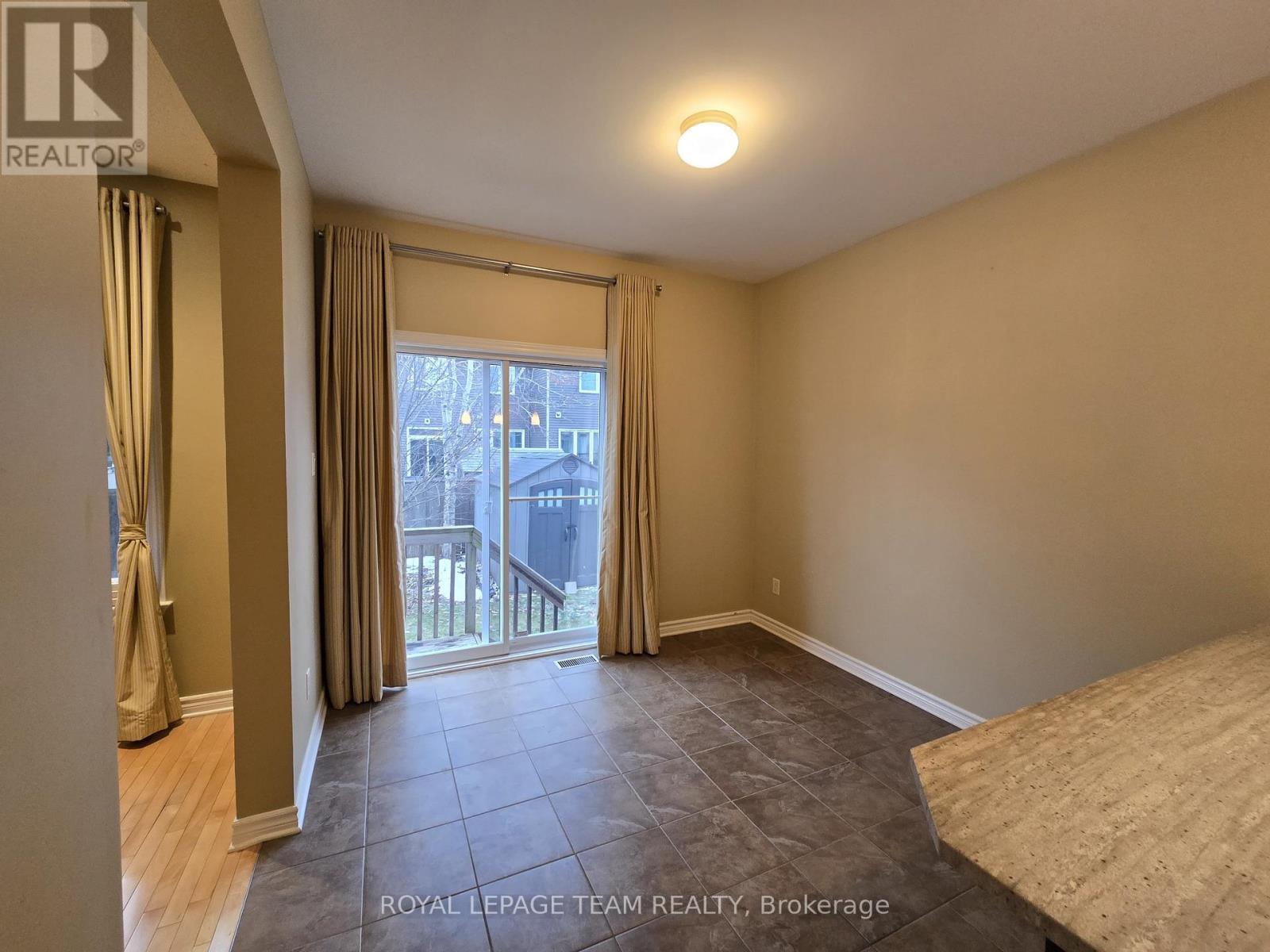 142 Hillman Marsh Way, Ottawa, ON - Indoor Photo Showing Other Room