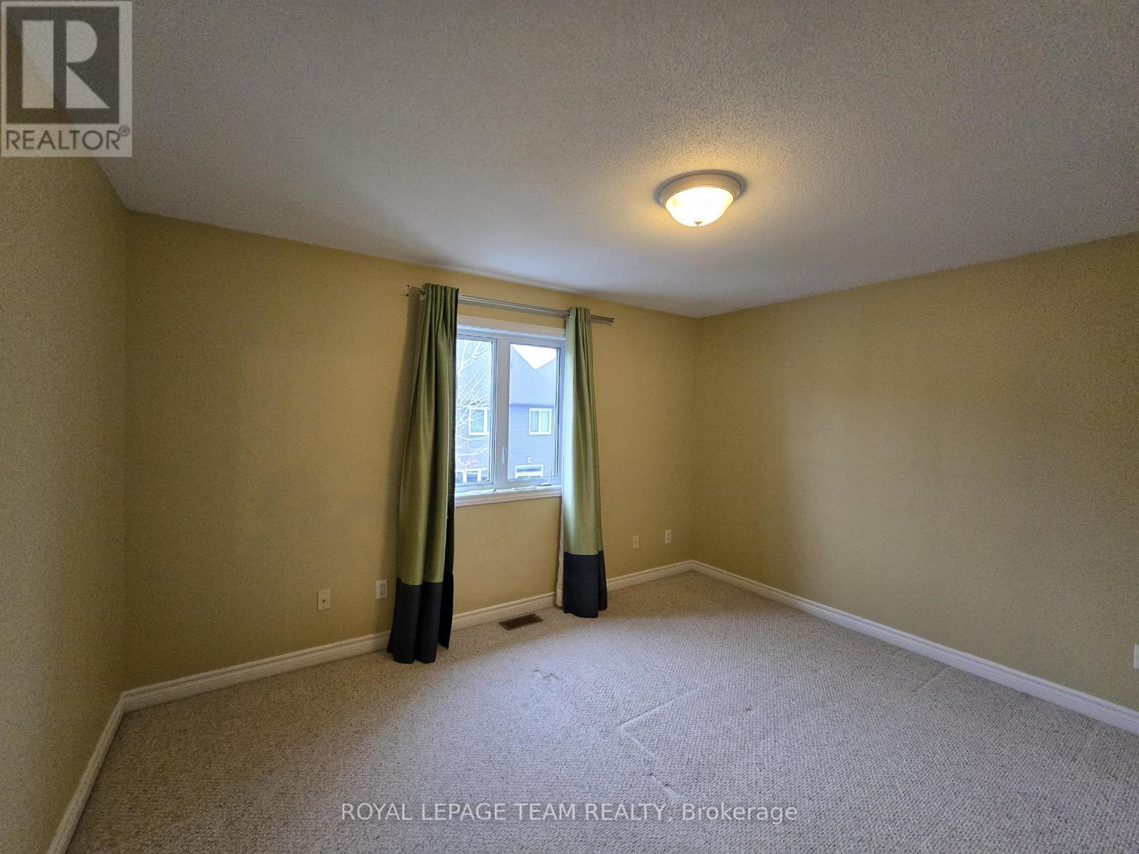 142 Hillman Marsh Way, Ottawa, ON - Indoor Photo Showing Other Room