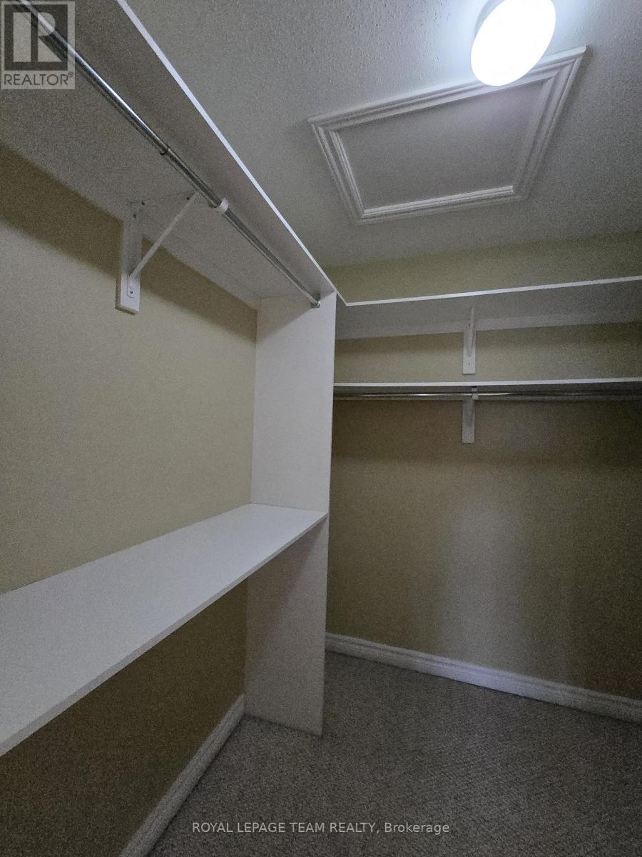 142 Hillman Marsh Way, Ottawa, ON - Indoor With Storage