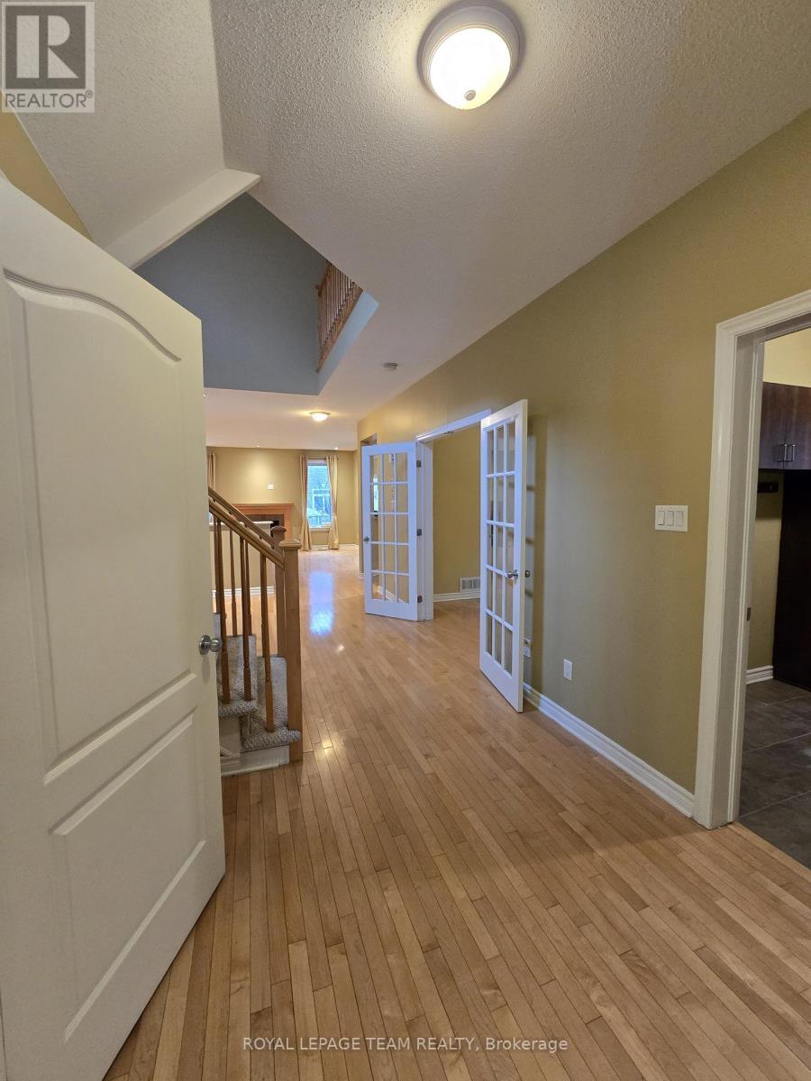 142 Hillman Marsh Way, Ottawa, ON - Indoor Photo Showing Other Room