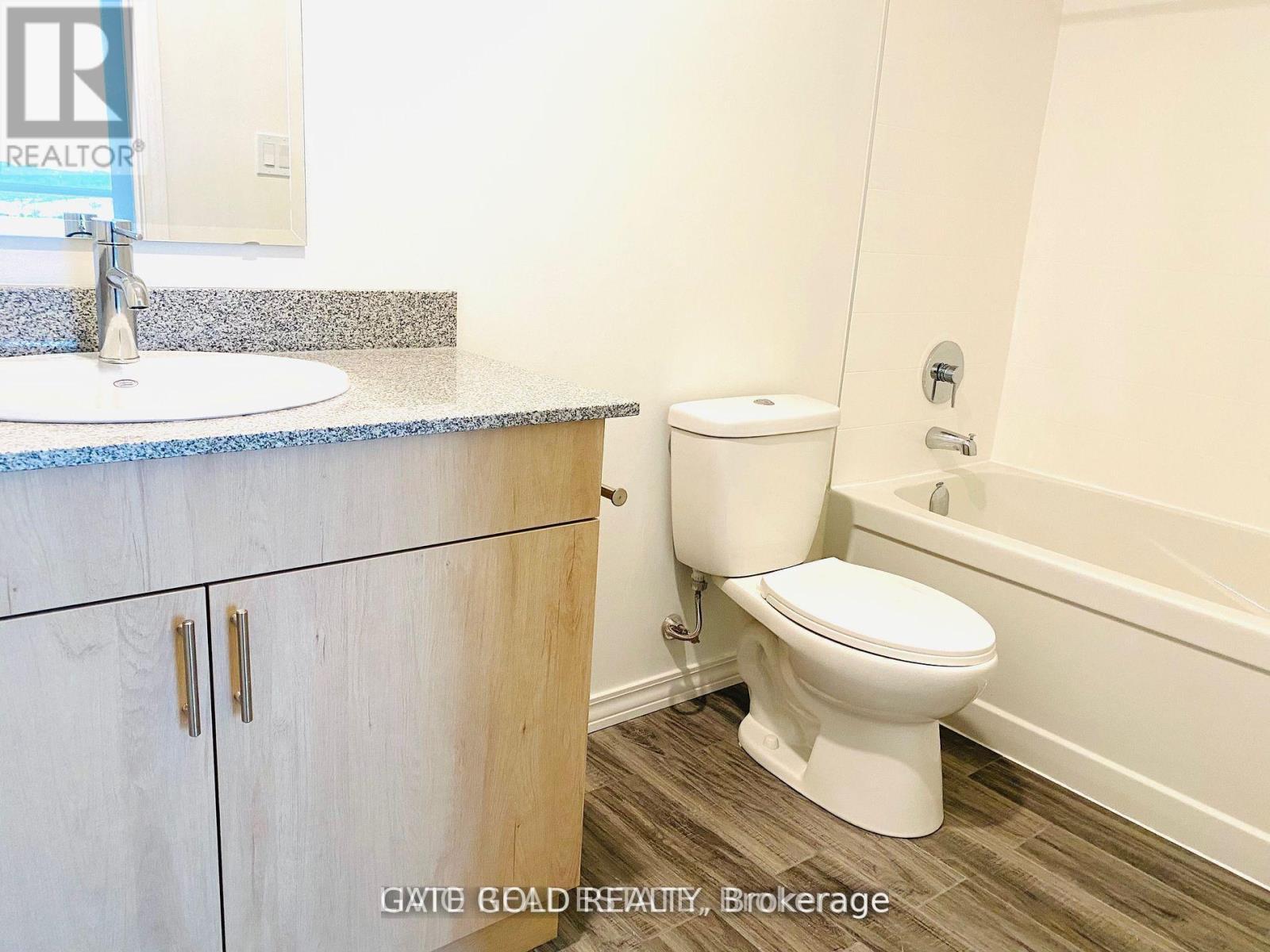 513 - 1098 Paisley Road W, Guelph, ON - Indoor Photo Showing Bathroom