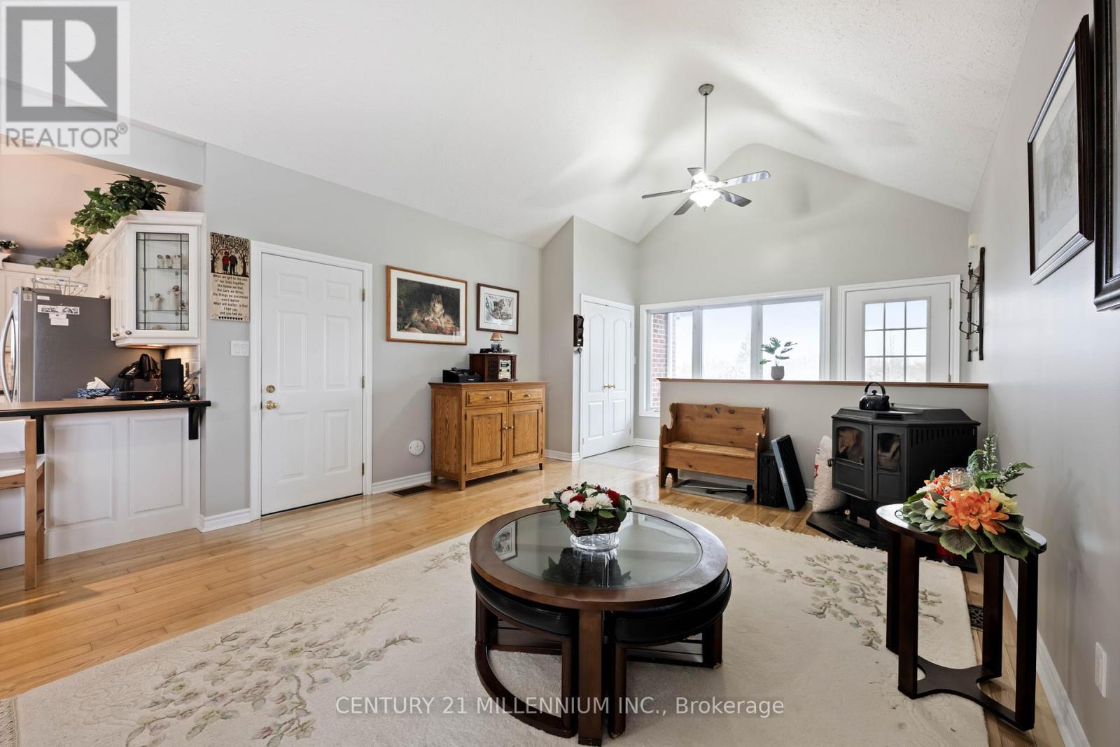 395115 County Road 12 Road, Amaranth, ON - Indoor Photo Showing Living Room