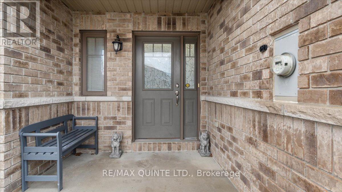 54 Princeton Place, Belleville (Thurlow Ward), ON - With Exterior