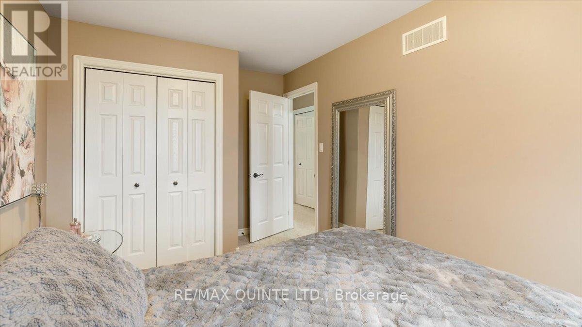 54 Princeton Place, Belleville (Thurlow Ward), ON - Indoor Photo Showing Bedroom