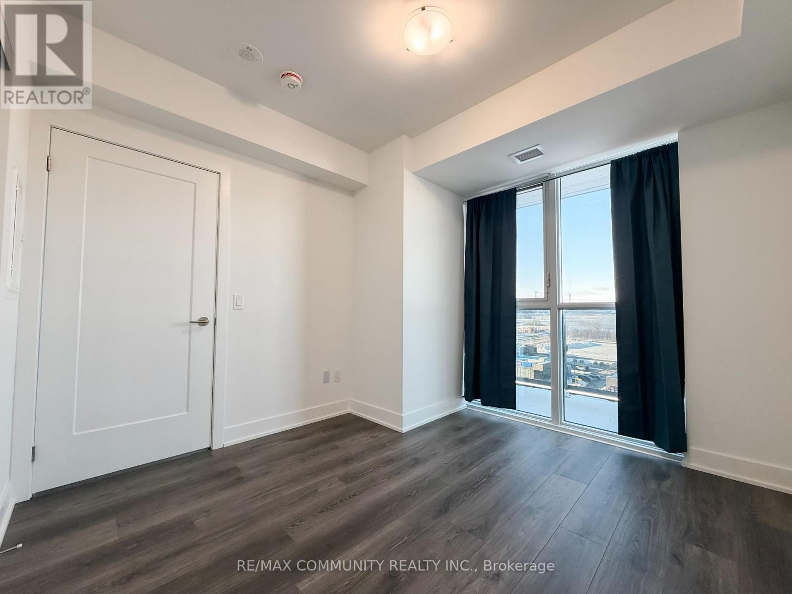 1136 - 2545 Simcoe Street N, Oshawa, ON - Indoor Photo Showing Other Room