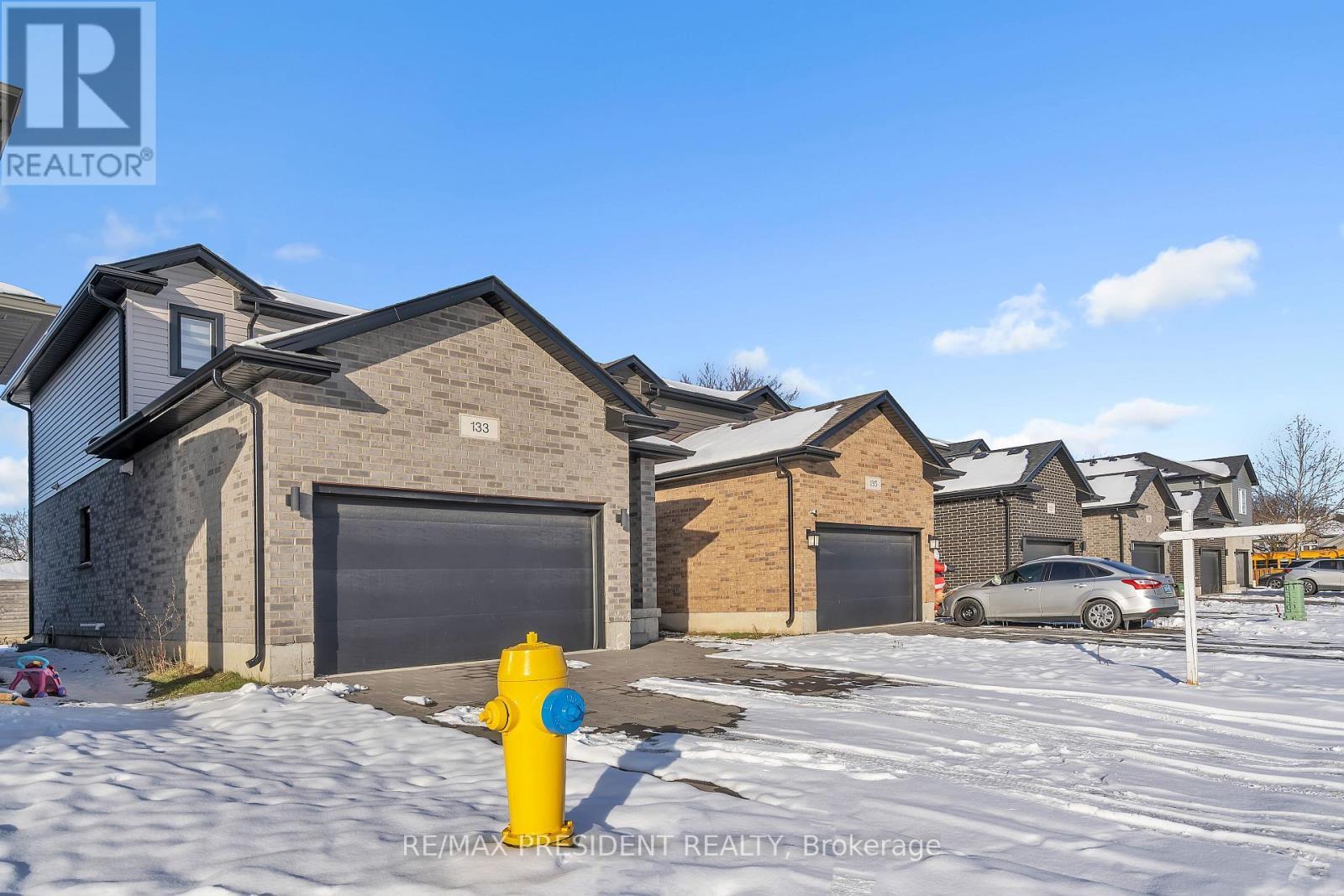 4 Car parking Driveway - 133 Marconi Court, London East, ON - Outdoor