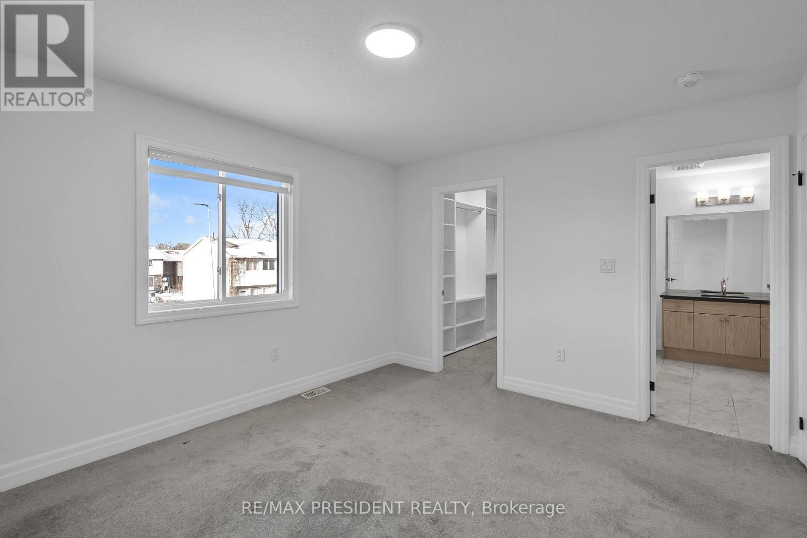 Primary En-suite - 133 Marconi Court, London East, ON - Indoor Photo Showing Other Room