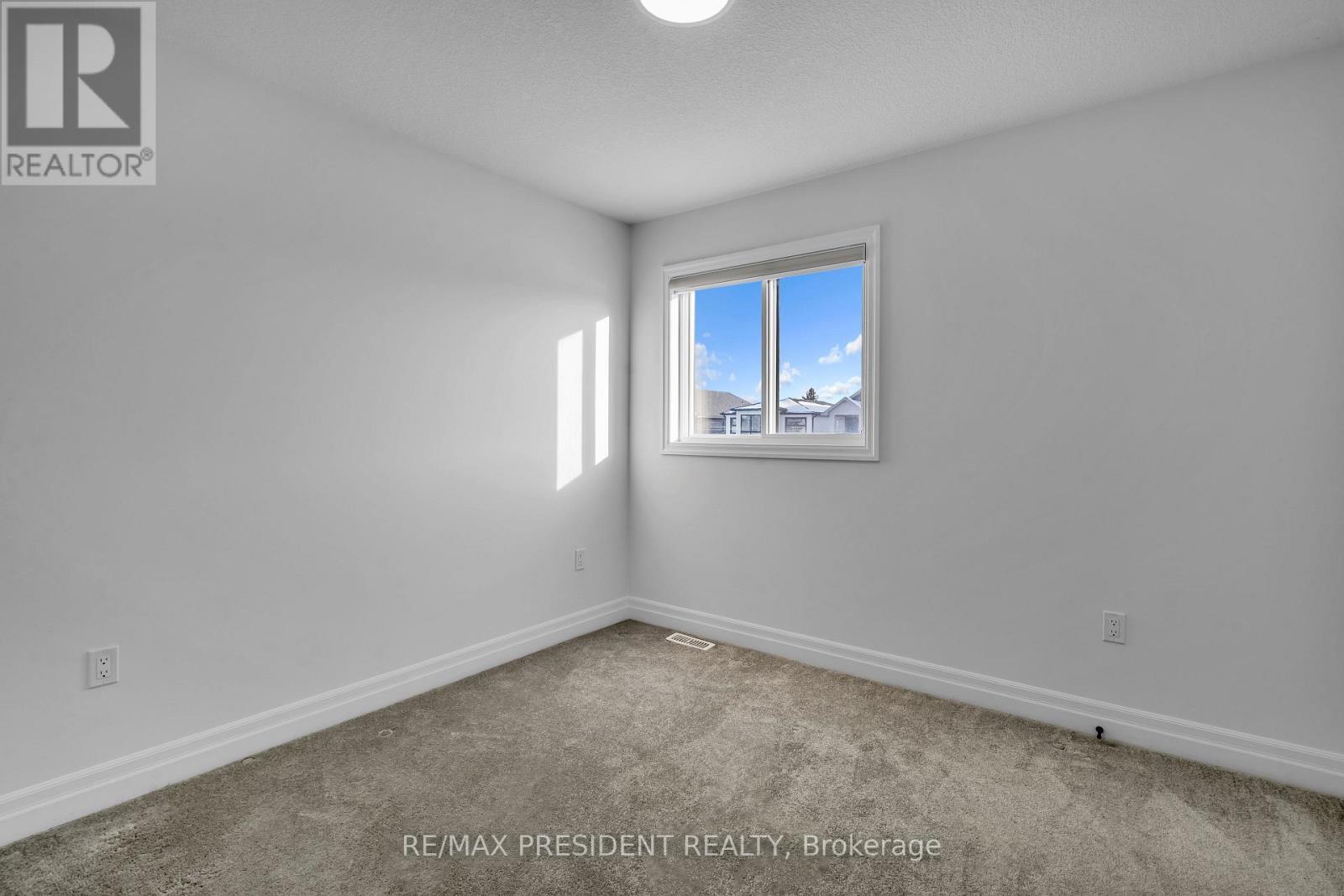 Third Bedroom - 133 Marconi Court, London East, ON - Indoor Photo Showing Other Room