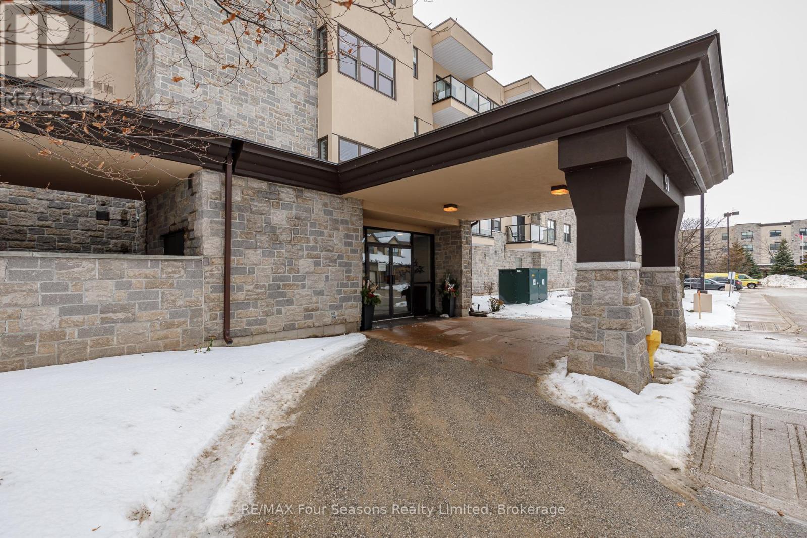 310 - 91 Raglan Street, Collingwood, ON - Outdoor