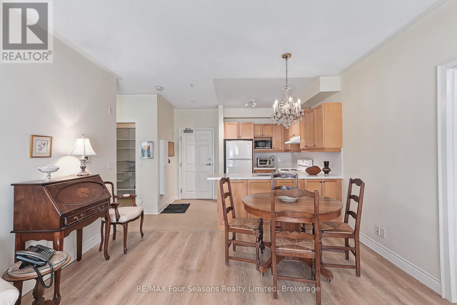 310 - 91 Raglan Street, Collingwood, ON - Indoor